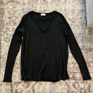 Anthropologie Grey V Neck Waffle Knit Long Sleeve Top Size Medium